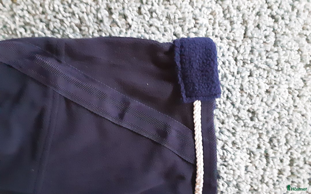 Täcken hästutrustning till salu: Nytt svett täcke i Bjuv - Annons 2