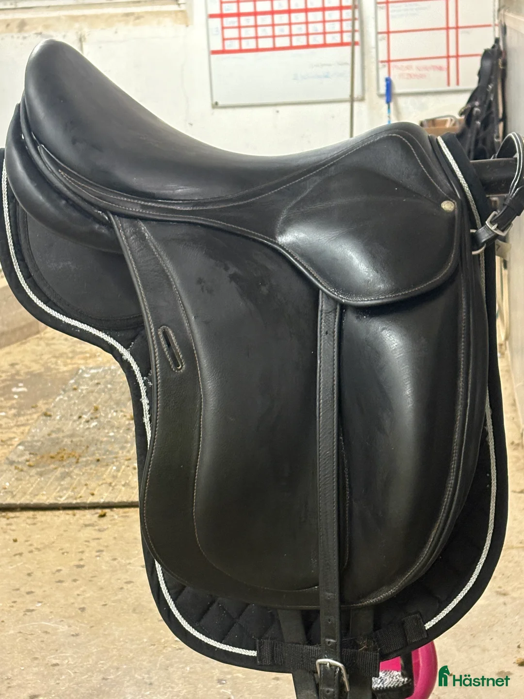 Sadlar hästutrustning till salu: Childeric och Prestige i Stora Skedvi - Annons 1