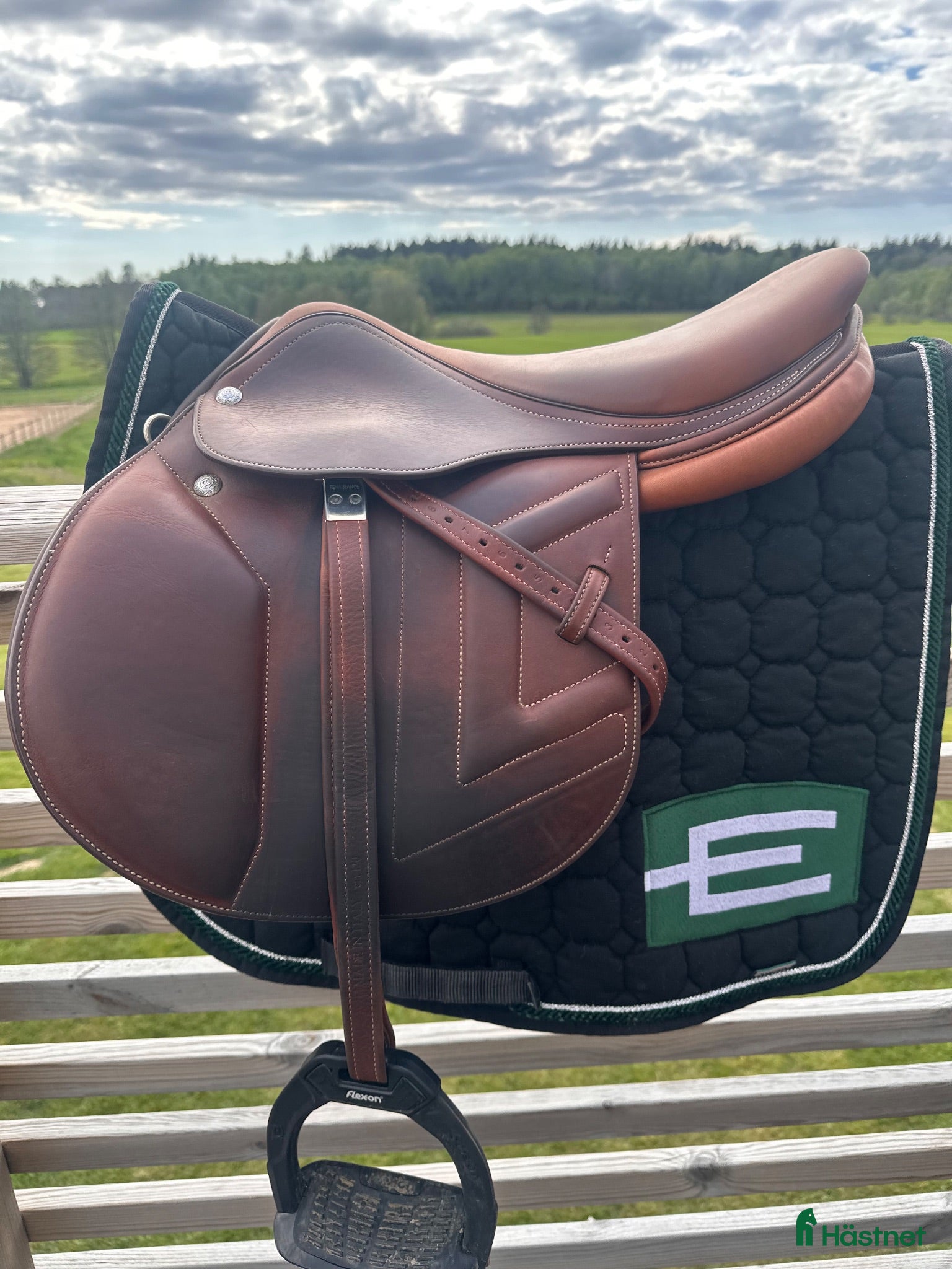Sadlar hästutrustning Super fin 16” renaissance - Annons 1