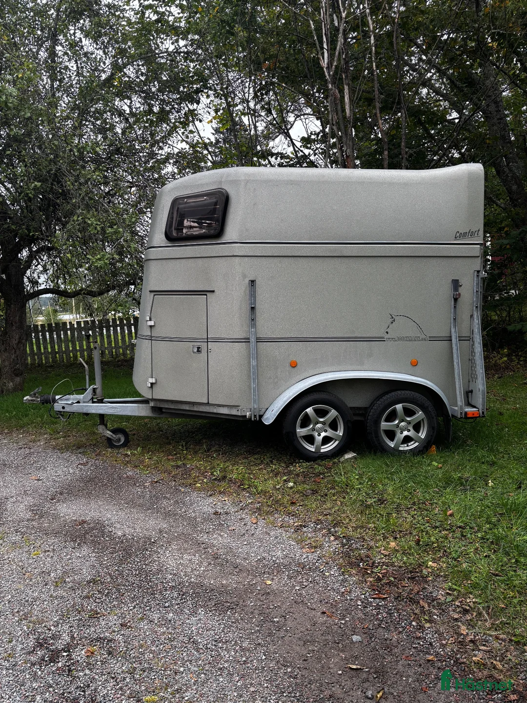 Hästtransporter  fordon & transport till salu: Böckman Comfort totalvikt 1400 kg - Annons 1