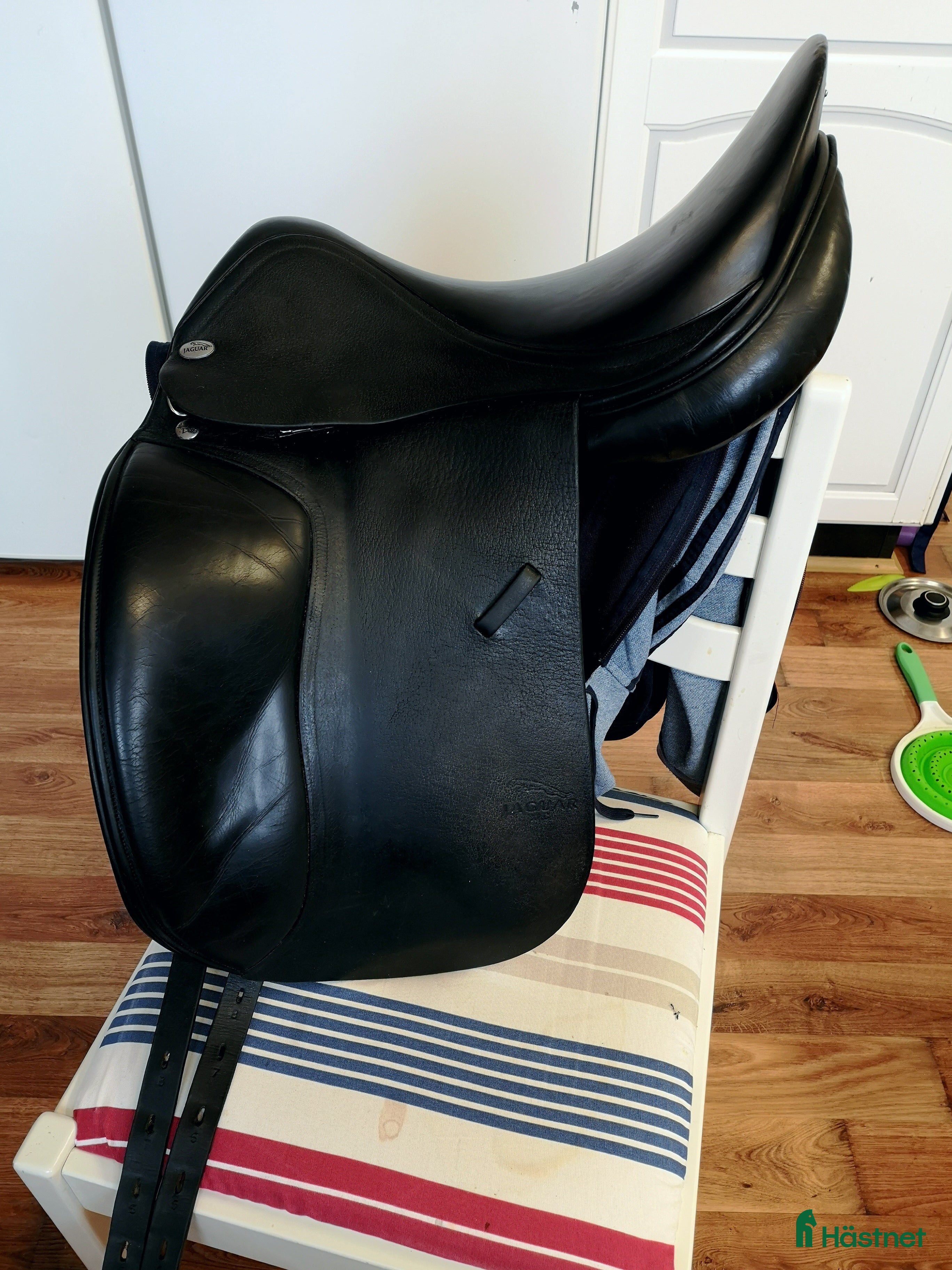 Sadlar hästutrustning Jaguar XKC Deep Seat, dressyrsadel i Vattholma - Annons 4