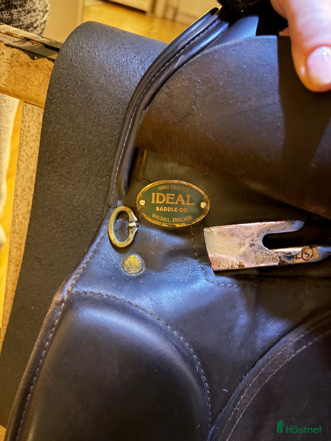 Sadlar hästutrustning till salu: Brun dressyrsadel ideal arwen i Farsta - Annons 6