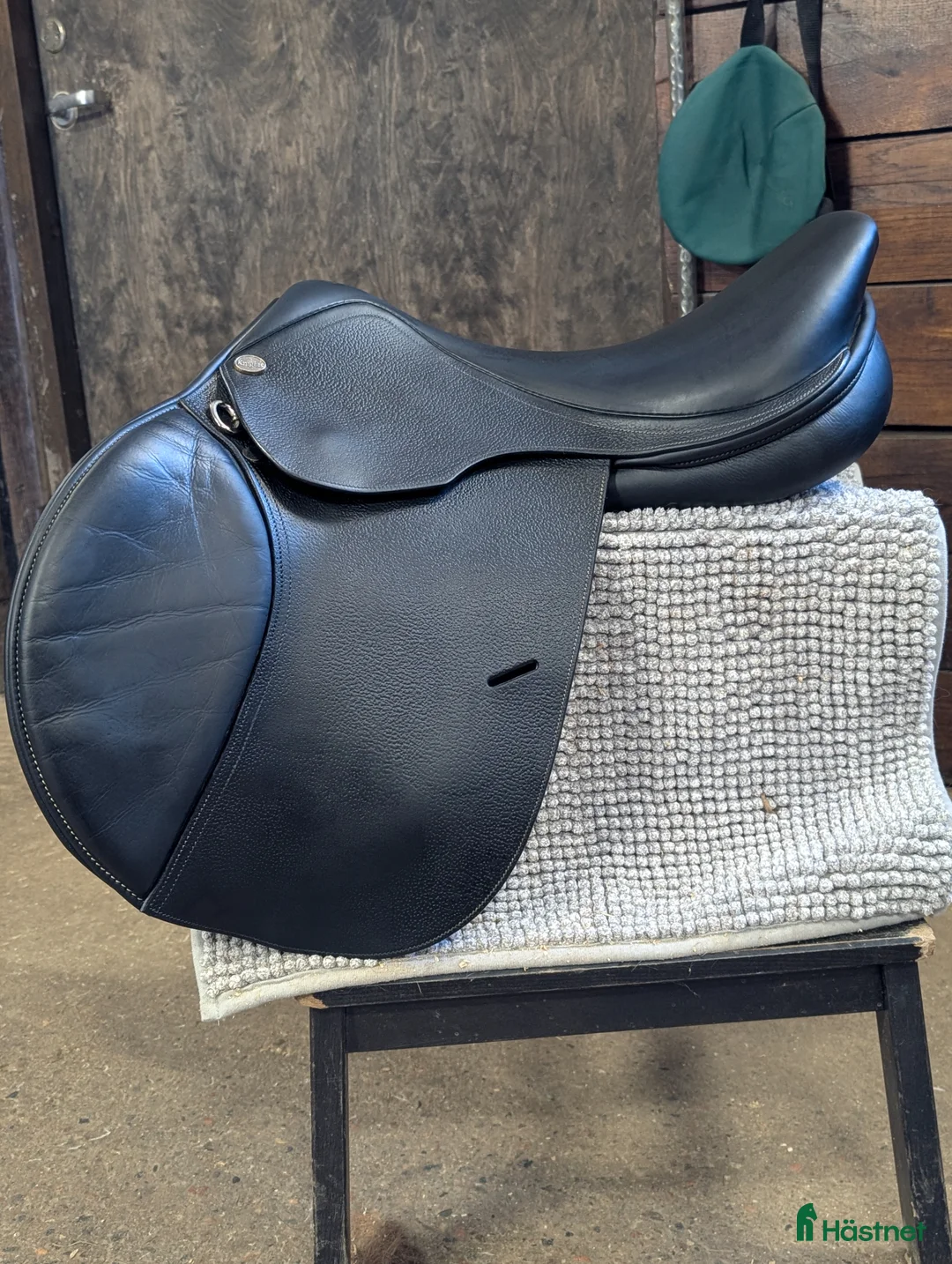 Sadlar hästutrustning till salu: Hoppsadel  i Lysekil - Annons 1