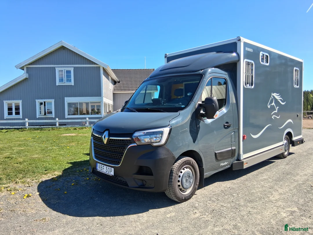 Hästlastbilar  fordon & transport till salu: Renault master  2021  - Annons 2