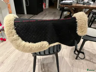 Sadeltillbehör hästutrustning Fårskinnspad i Tystberga - Annons 16