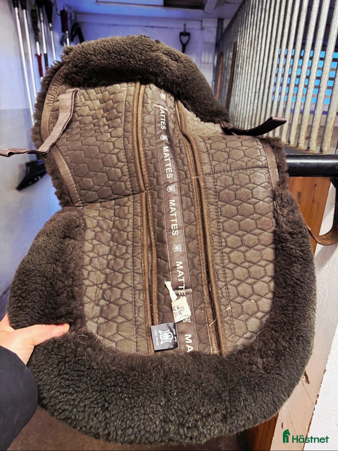 Sadeltillbehör hästutrustning till salu: Mattespad correction L brun ton i ton i Ulricehamn - Annons 3