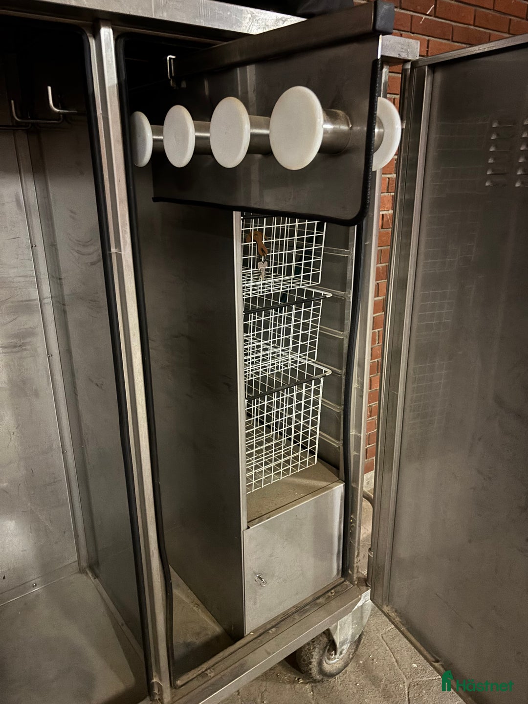 Stallinredning, stängsel & gård övrig utrustning till salu: Roelofsen tävlingsskåp i Rimbo - Annons 2