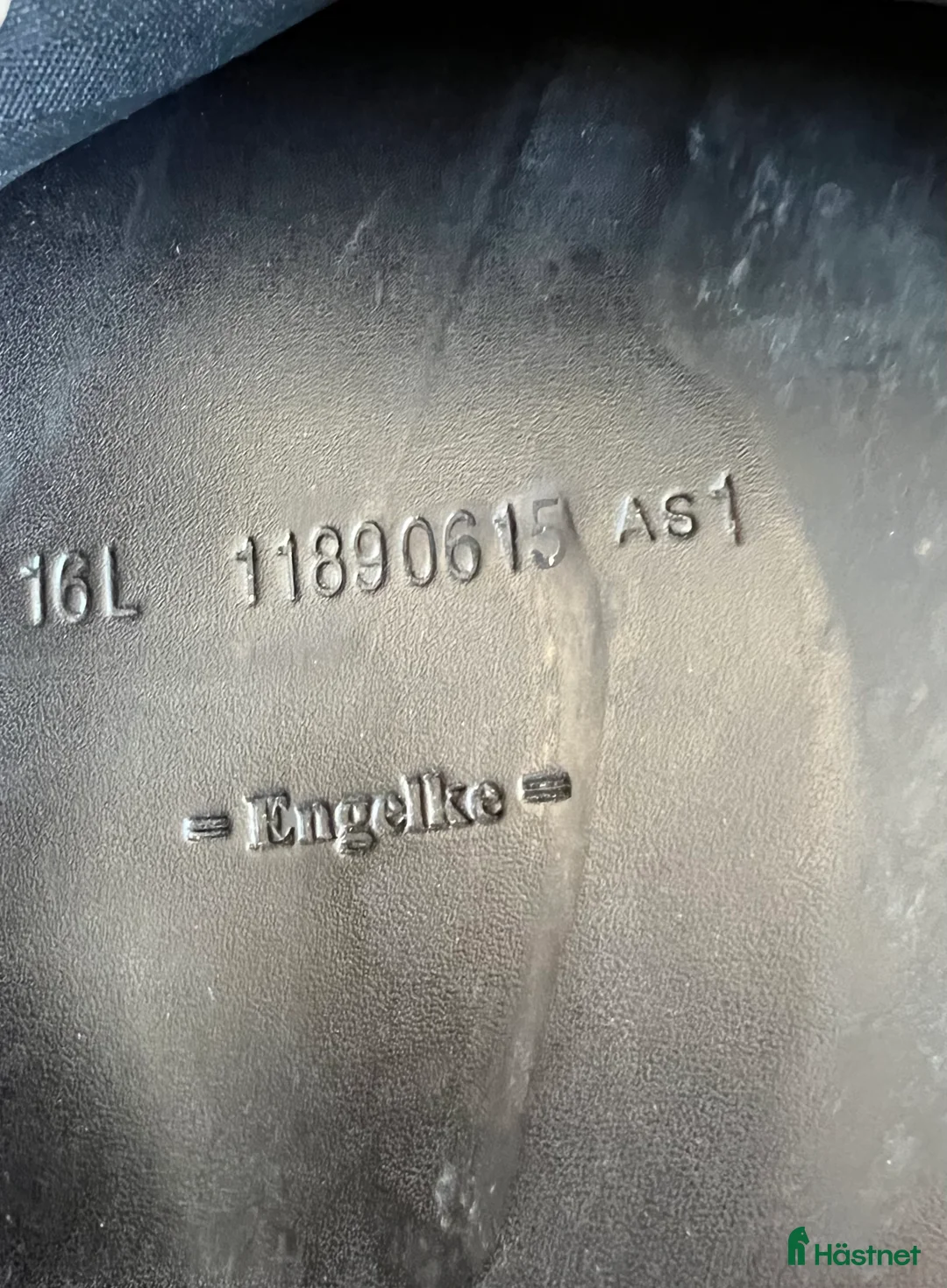 Sadlar hästutrustning till salu: Prestige D1 Island säljes. i Täby - Annons 3