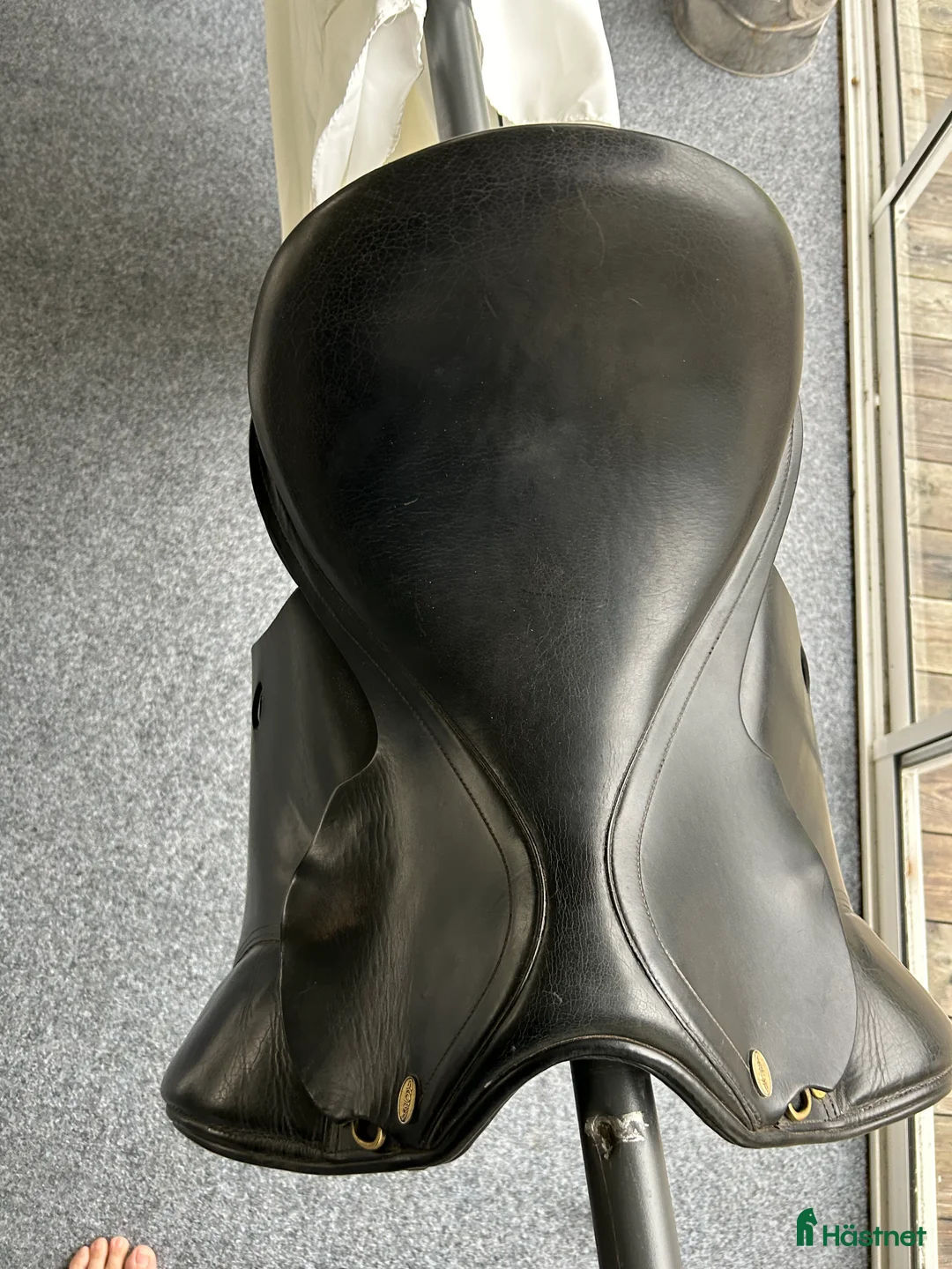 Sadlar hästutrustning till salu: Svart dressyrsadel från Globus i Mellerud - Annons 4