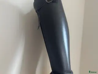 Ridstövlar ryttarutrustning till salu: Fina dressyrstövlar - Annons 1