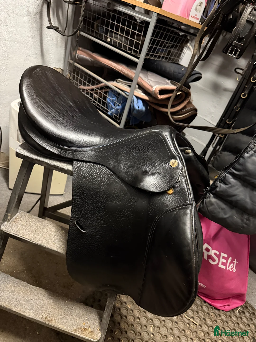 Sadlar hästutrustning till salu: Prestige sadel - Annons 1