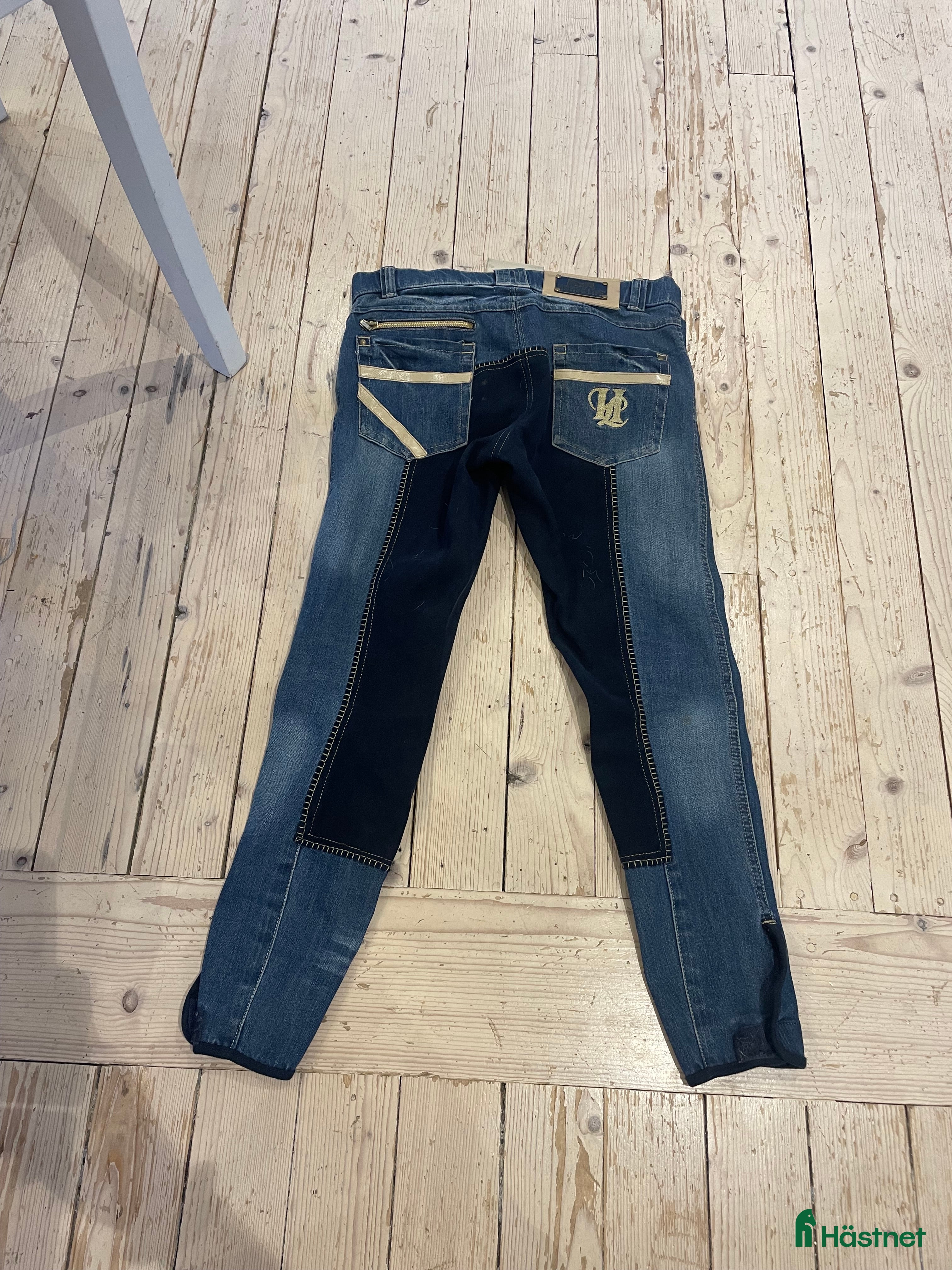 Ridbyxor ryttarutrustning till salu: Super snygga jeansridbyxor  i Norrköping - Annons 6