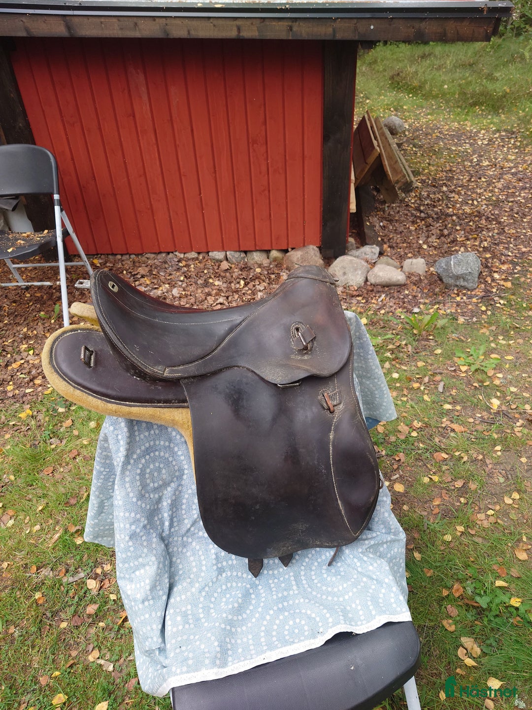 Sadlar hästutrustning till salu: Manskapssadel storlek 2 vid bomvidd - passar grövre hästar, kallblod i Österåker - Annons 3