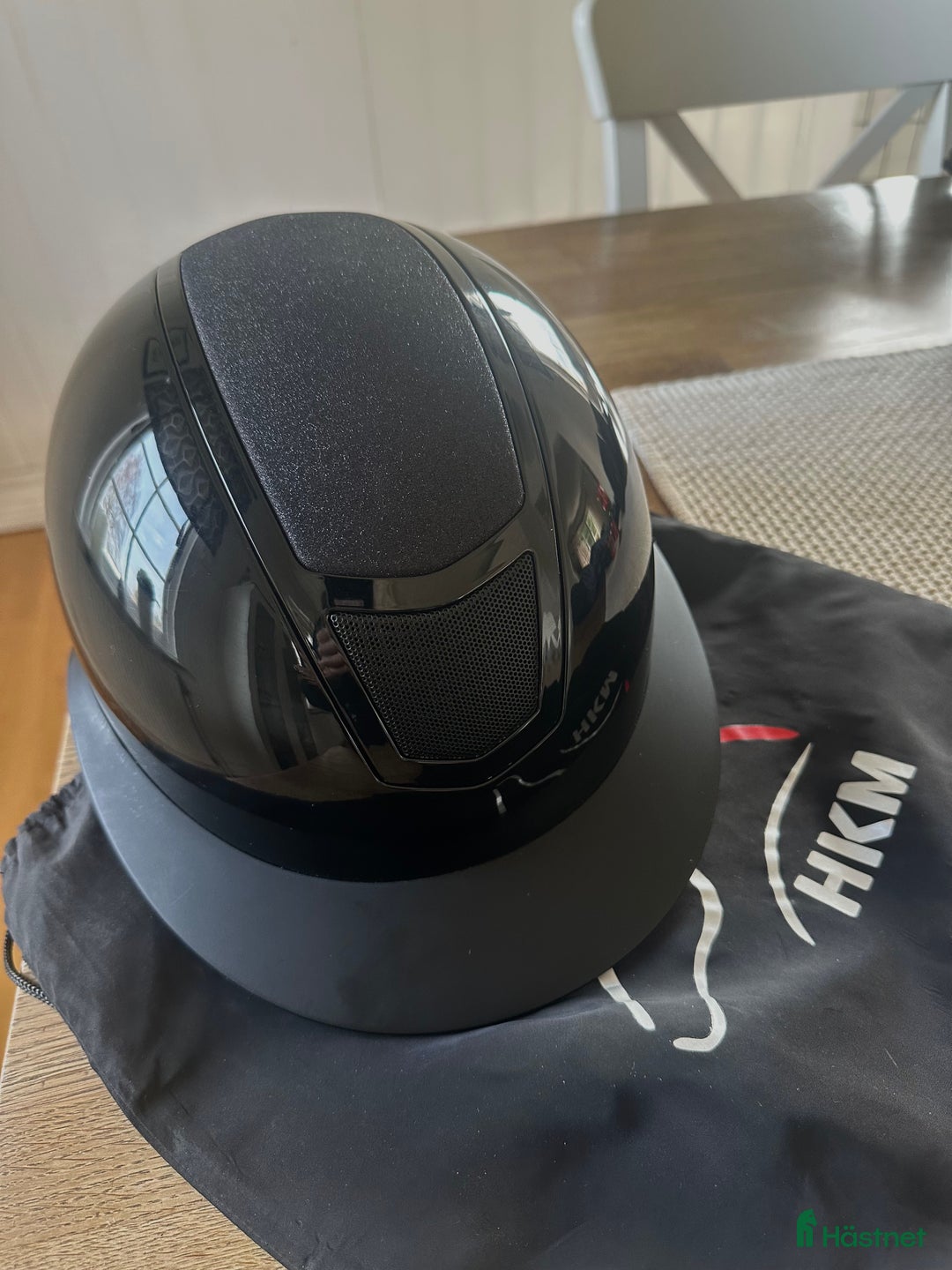 Hjälmar ryttarutrustning till salu: HKM Ridhjälm med solskärm i Tidaholm - Annons 1