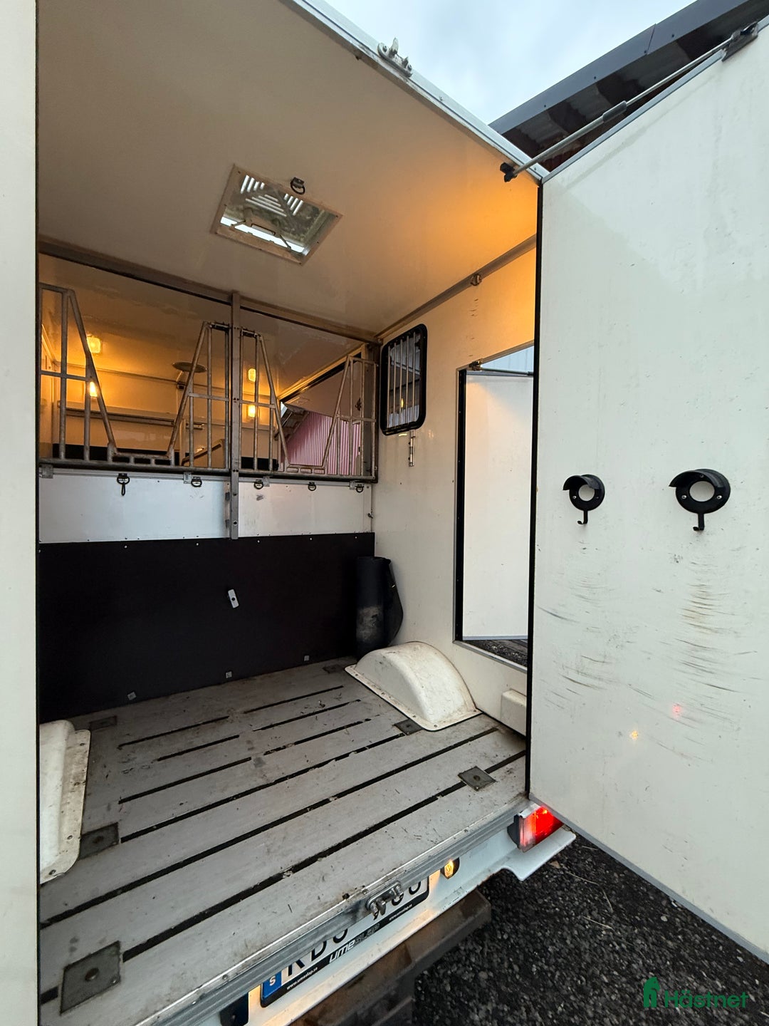 Hästlastbilar  fordon & transport till salu: B-korts hästlastbil  i Blentarp - Annons 8