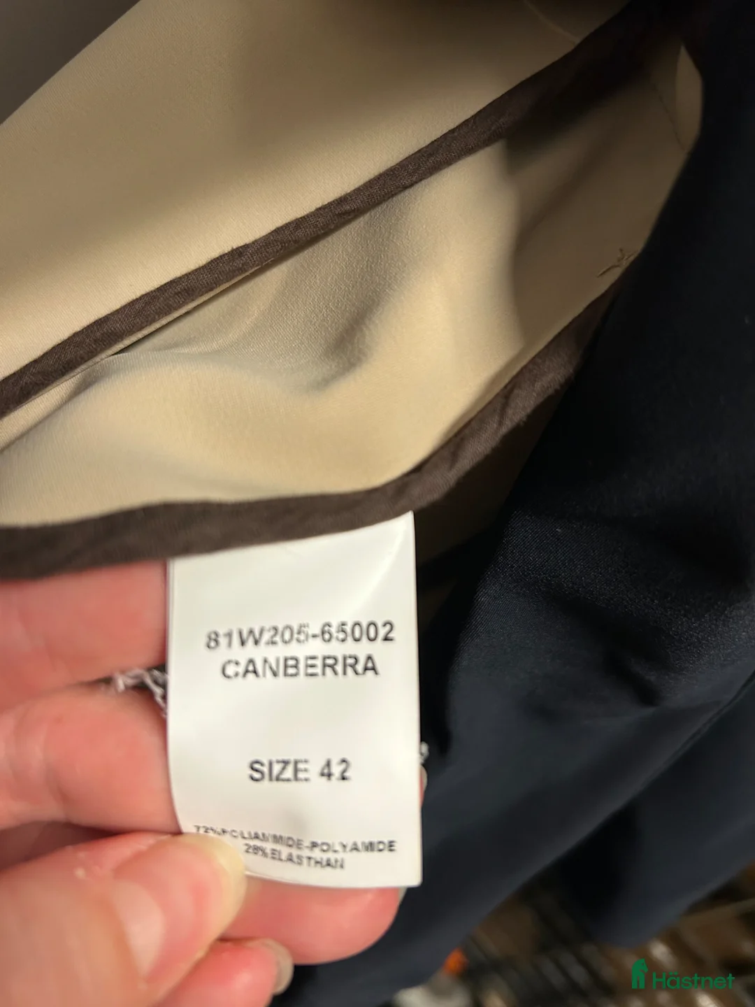 Jackor & Kavajer ryttarutrustning till salu: Tävlingskavaj Vestrum - Annons 7