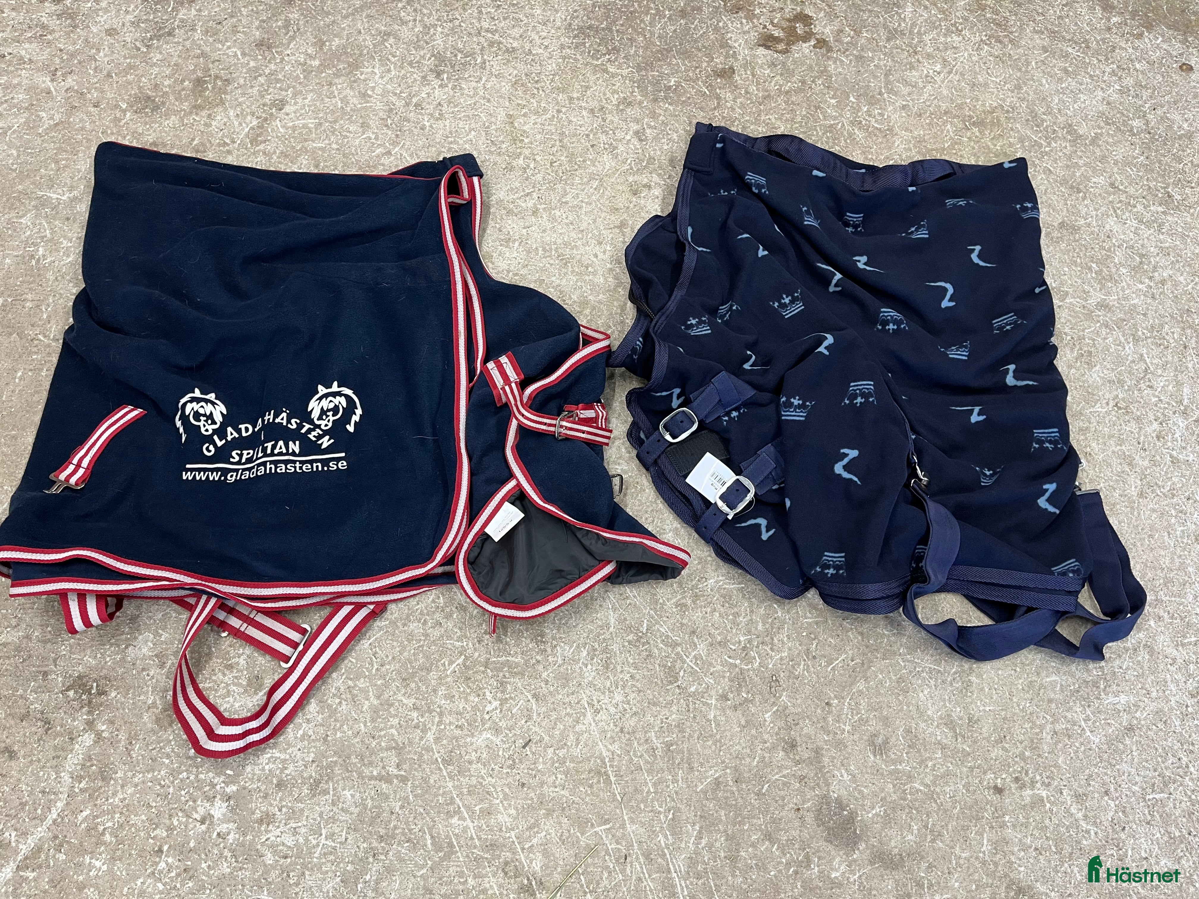 Täcken hästutrustning till salu: Två fleece stl 125 i Årsunda - Annons 4