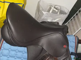 Sadlar hästutrustning Brun thorowgood hoppsadel i Sågmyra - Annons 23
