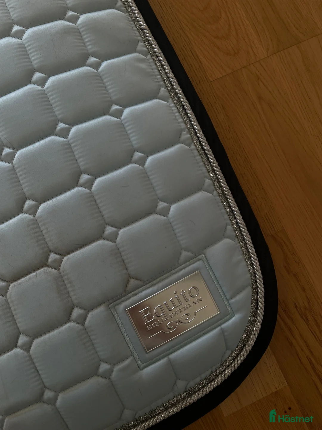 Schabrak & Vojlockar hästutrustning till salu: Equito dressyrschabrak - Annons 1