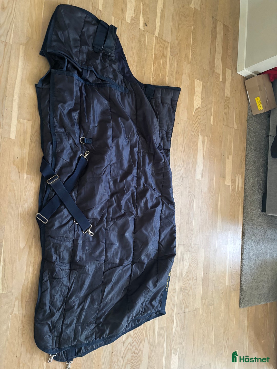 Täcken hästutrustning till salu: Hals och inner täcke. i Härryda - Annons 4