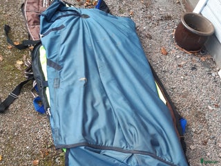 Täcken hästutrustning till salu: Shires halvhalstäcke. Stl. 135. 300g fyllning i Sollebrunn - Annons 13