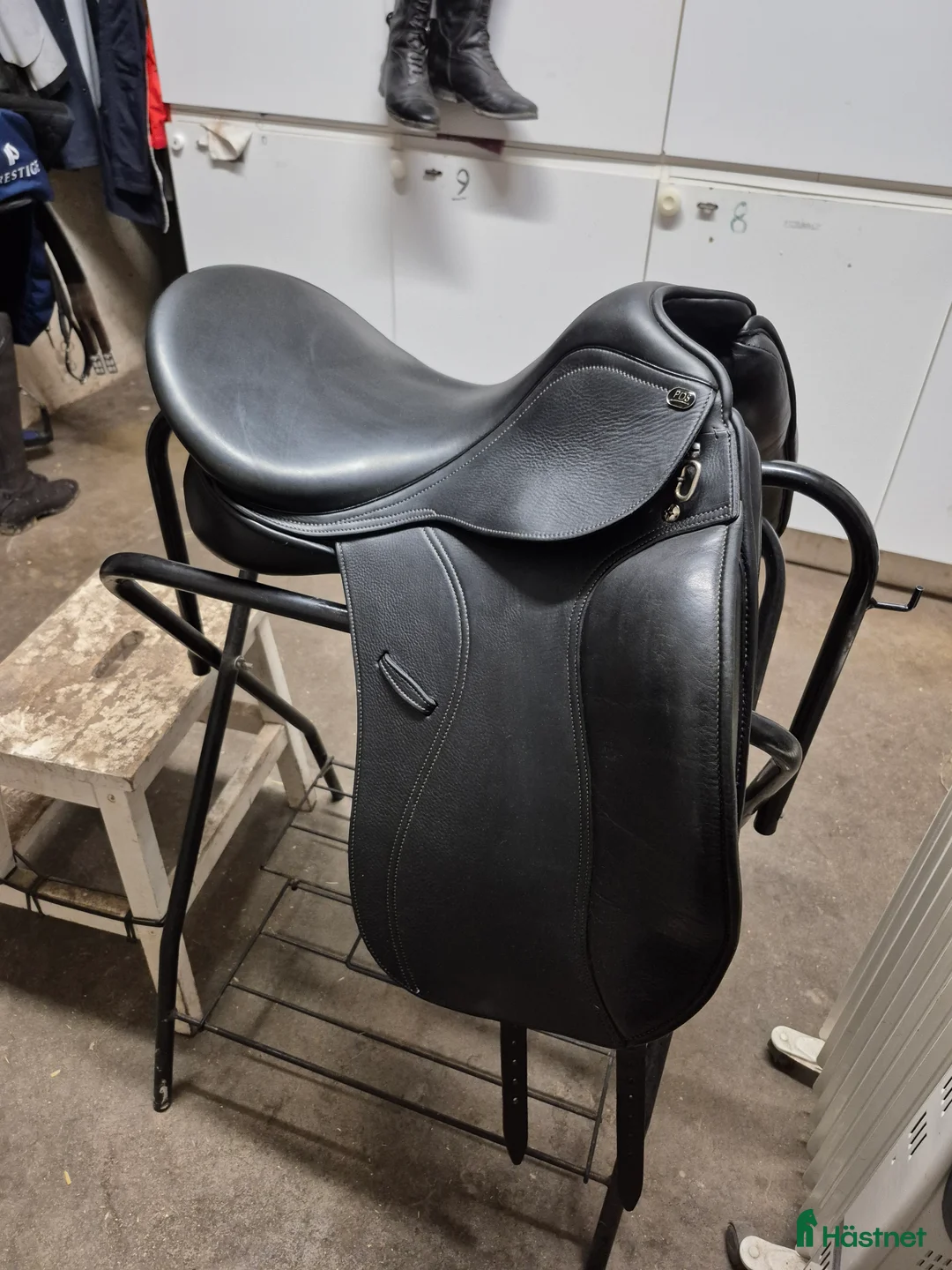 Sadlar hästutrustning till salu: Pessoa 17 tum i Sjuntorp - Annons 2