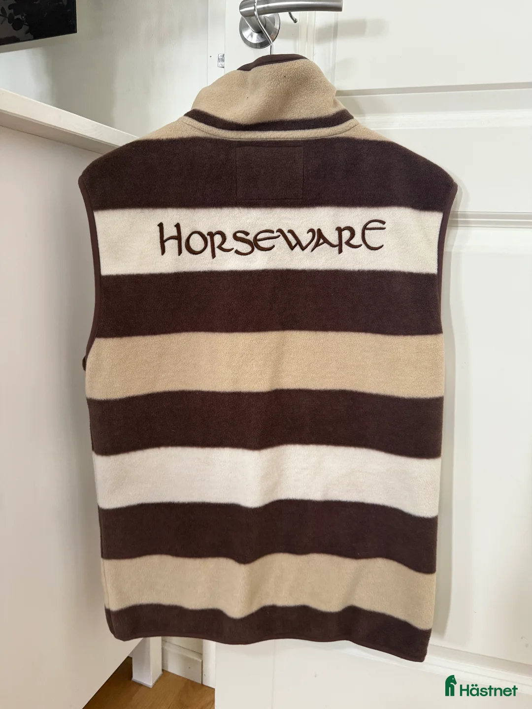 Jackor & Kavajer ryttarutrustning till salu: Horseware fleeceväst  i Hörby - Annons 2