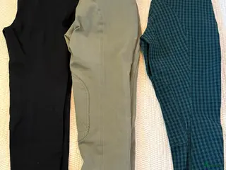 Ridbyxor ryttarutrustning till salu: 3 par ridbyxor st 44 i Lund - Annons 1