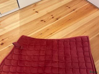 Schabrak & Vojlockar hästutrustning till salu: Rosa/röd sammets schabrak i Söråker - Annons 2