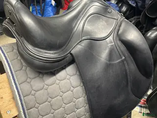 Sadlar hästutrustning Prestige Brillante fynd i Sala - Annons 24