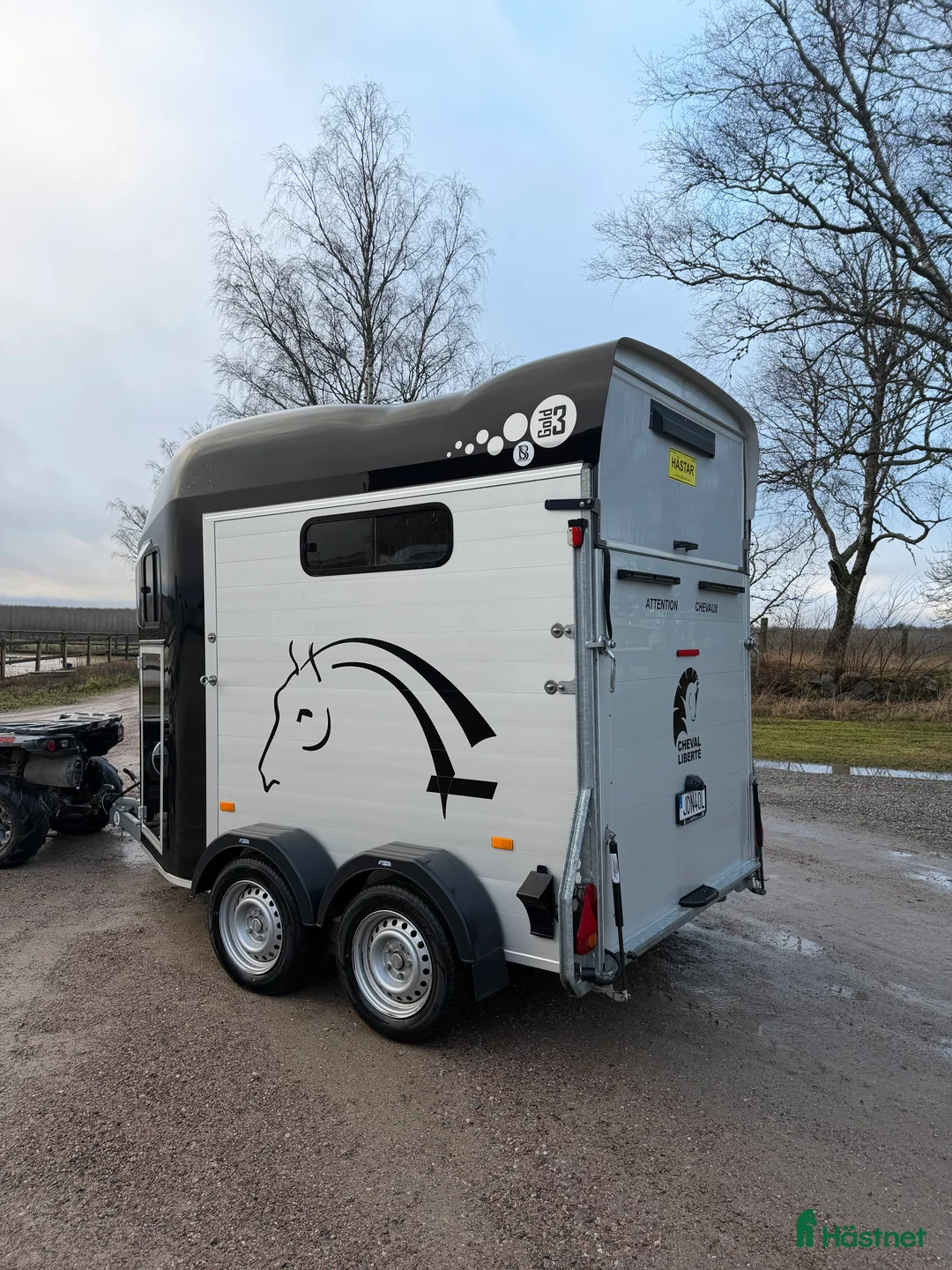 Hästtransporter  fordon & transport till salu: Chevals storsäljare gold 3 hästtransport  i Västerås - Annons 4