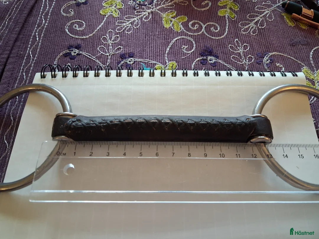 Bett hästutrustning till salu: Rakt läderbett 12,5 cm - Annons 2