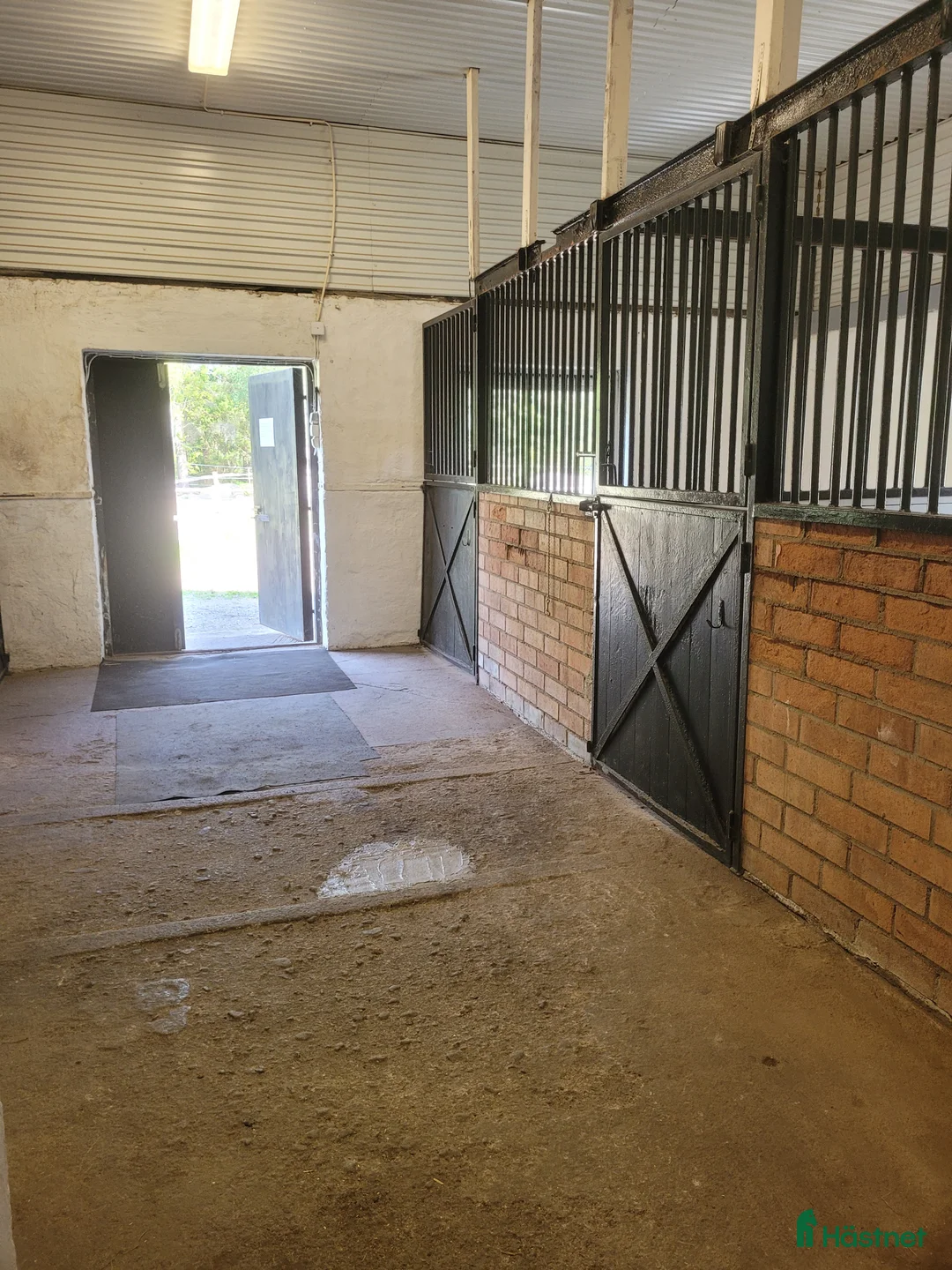  stallplats finnes: Hel/halvinackodering-Ridhus-Tierp i Skärplinge - Annons 1