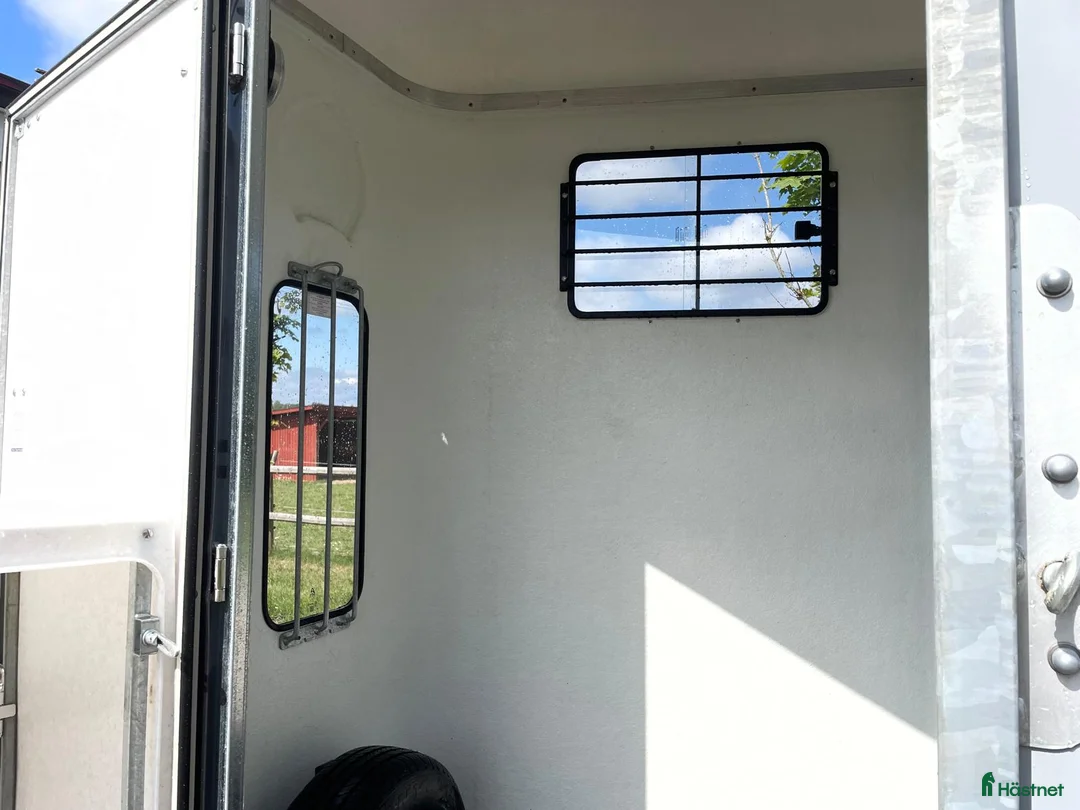 Hästtransporter  fordon & transport till salu: Fautras JMS demovagn 20% rabatt i Sorunda - Annons 6