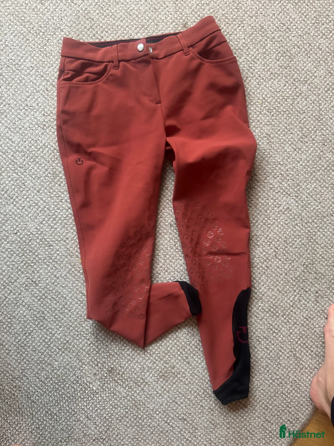 Ridbyxor ryttarutrustning till salu: Halvskodda Toscana ridbyxor i Jönköping - Annons 1