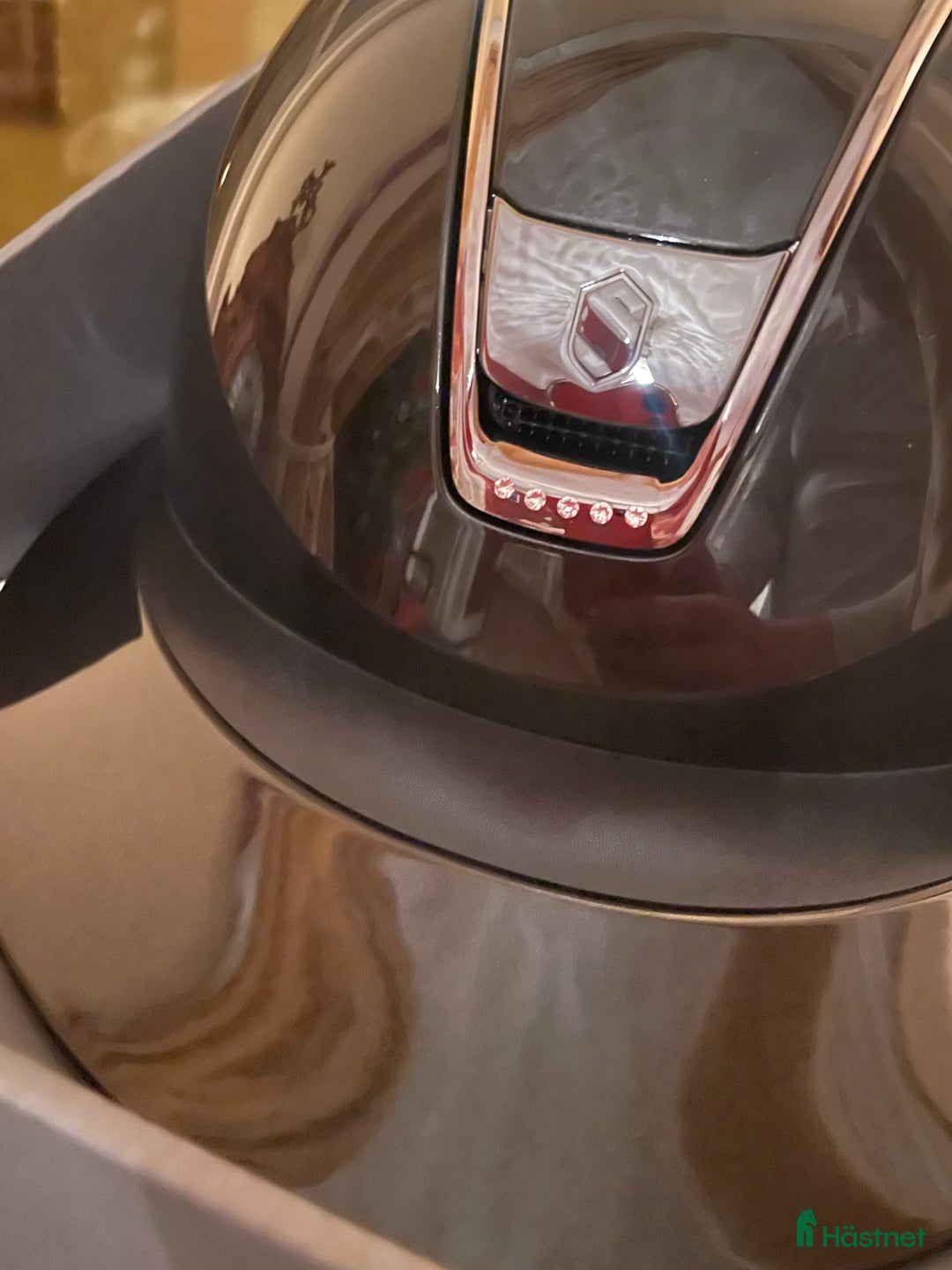 Hjälmar ryttarutrustning till salu: Nyinköpt Samshield Miss shield Storlek L i Stockholm - Annons 2