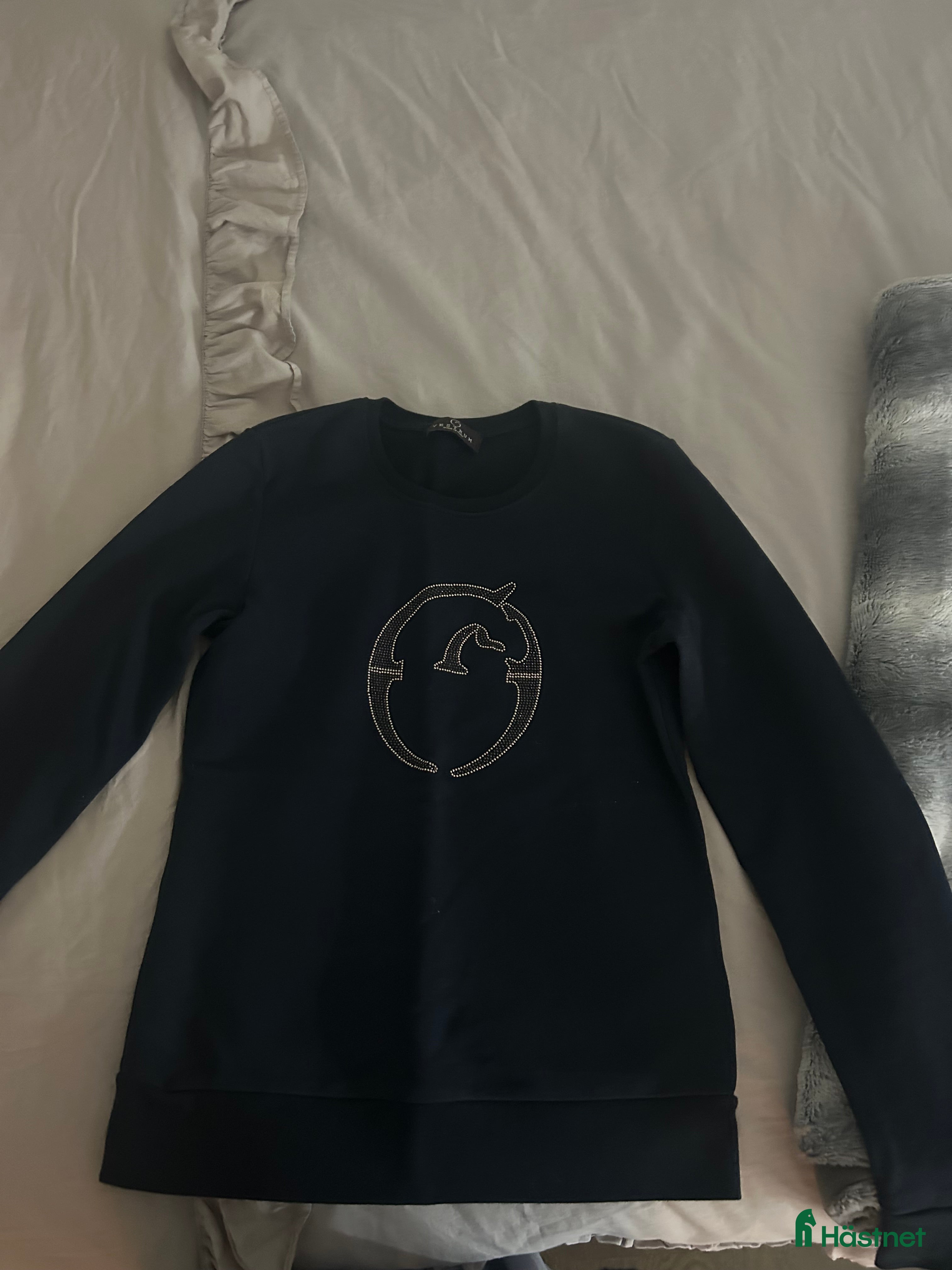 Övrigt Ridkläder ryttarutrustning till salu: Marinblå Vestrum tröja  - Annons 23