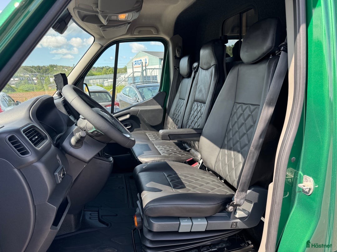 Hästlastbilar  fordon & transport till salu: Nybyggd Hästbuss Renault Master i Partille - Bild 13