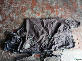 Täcken hästutrustning till salu: Tunnare vintertäcke stl 115 i Löberöd - Annons 2