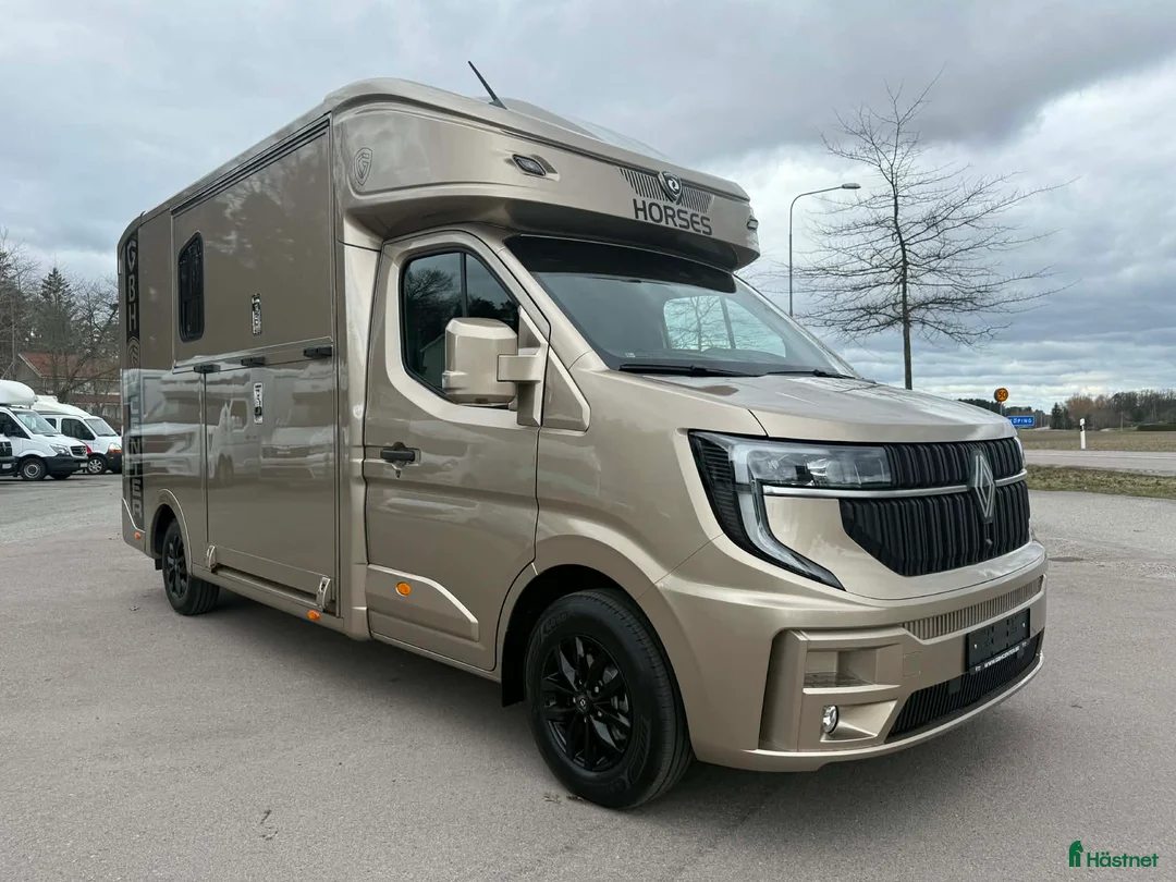 Hästlastbilar  fordon & transport till salu: PARAGAN EQUISTAR 3XL STUTERI  - Annons 1