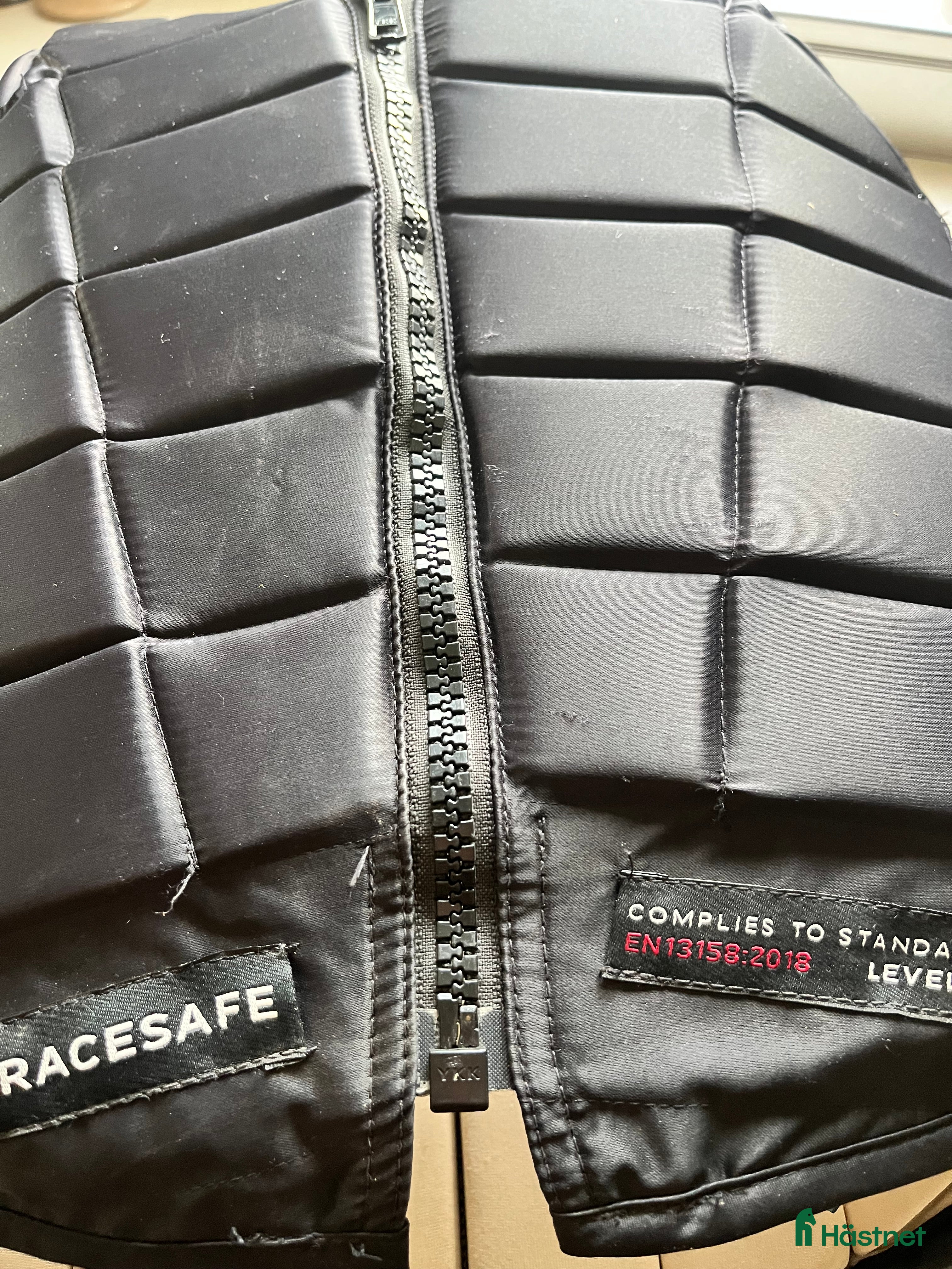 Säkerhetsvästar ryttarutrustning till salu: Racesafe 2010  i Bålsta - Annons 6