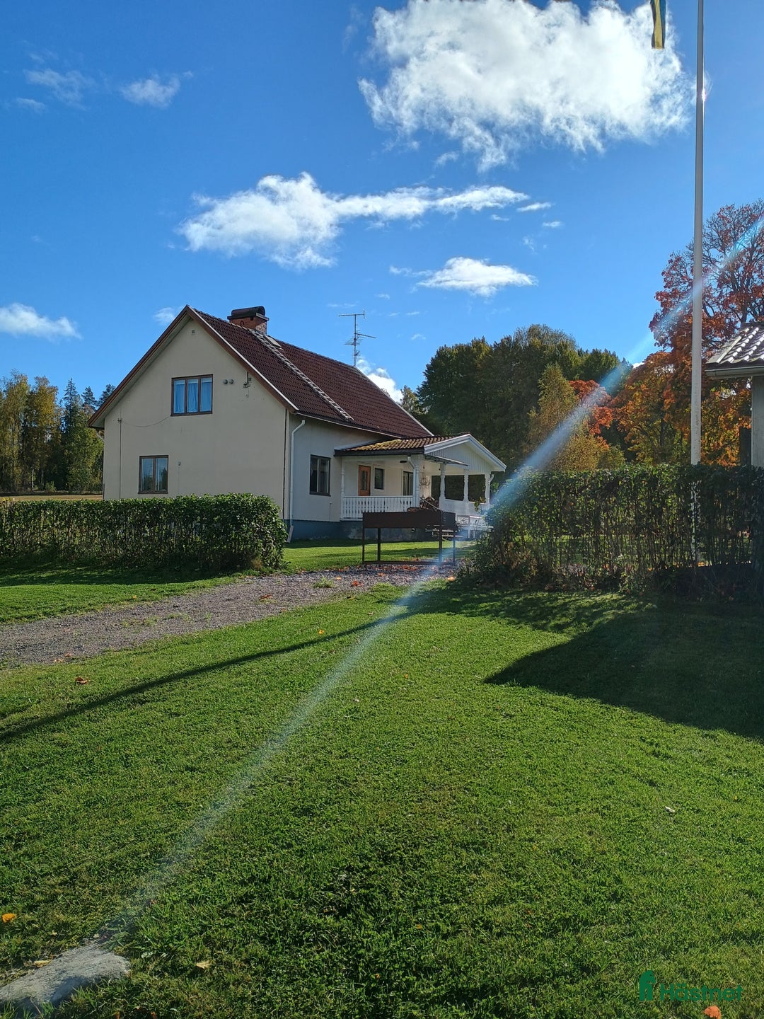  hästgårdar till salu: Gård med vackert utsikt över hagen  i Åmotfors - Annons 2