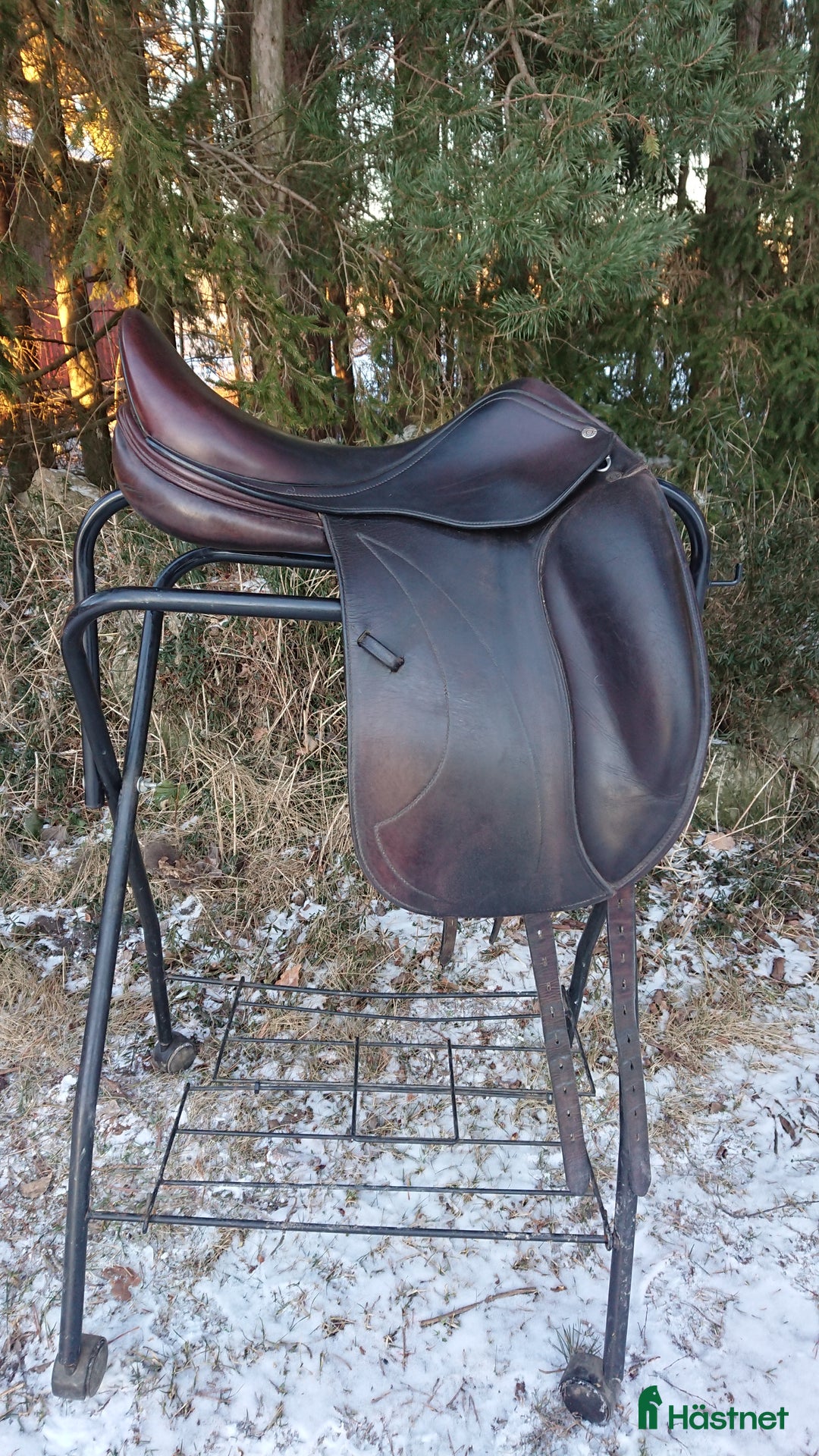 Sadlar hästutrustning till salu: Equipe Rose  i Hallstahammar - Annons 1