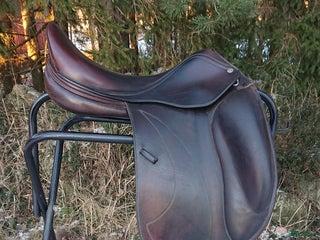 Sadlar hästutrustning till salu: Equipe Rose i Hallstahammar - Annons 1