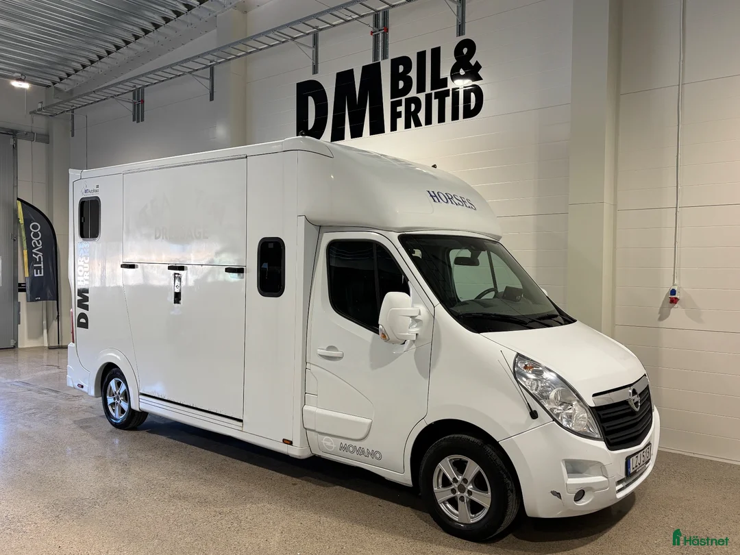 Hästlastbilar  fordon & transport till salu: Hästlastbil 2015 V-Galler / Drag / Bra lastvikt - Annons 1