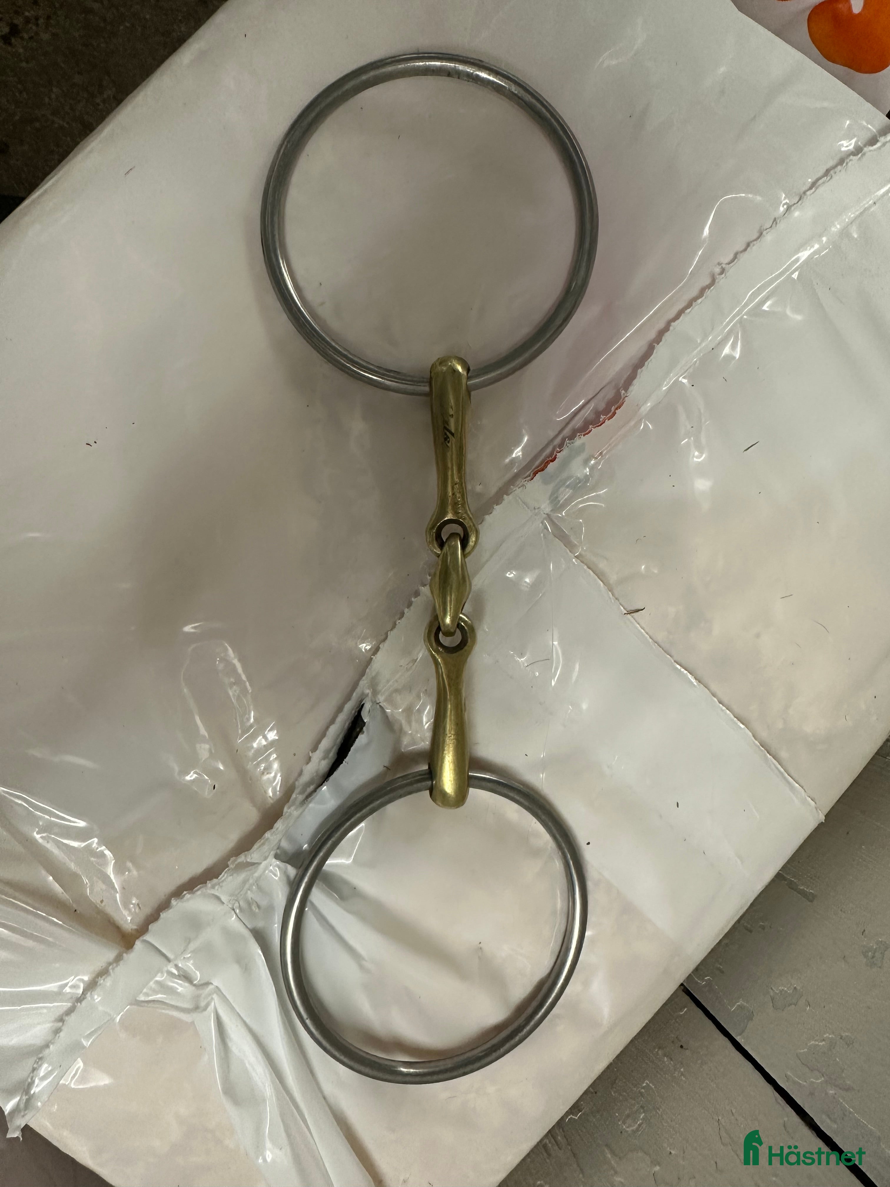 Bett hästutrustning till salu: Valsbett tredelat i mässing - Annons 18