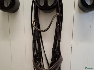 Träns hästutrustning till salu: Komplett PS kandar i Vara - Annons 19