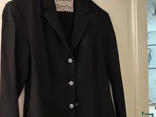 Jackor & Kavajer ryttarutrustning till salu: Animo kavaj med stjärnor i Ytterby - Annons 9