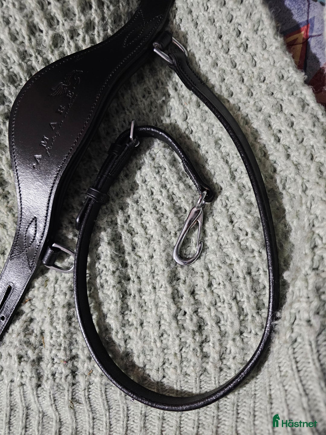 Träns hästutrustning till salu: Svart nackstycke Amare strl Ponny i Söråker - Annons 4