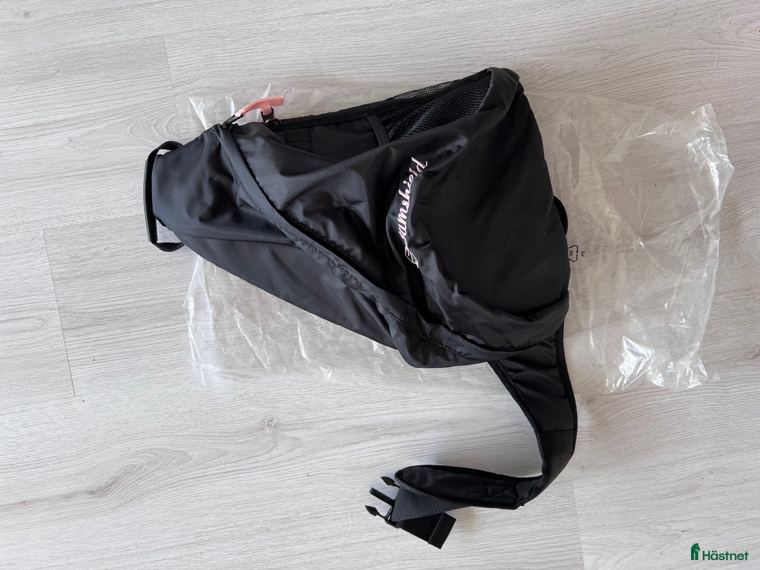 Övrig Ryttarutrustning ryttarutrustning till salu: Samshield hjälmväska i Hudiksvall - Annons 2